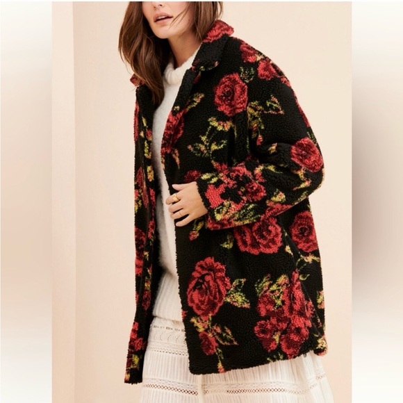 If By Sea Roses Coat - Picture 2 of 5